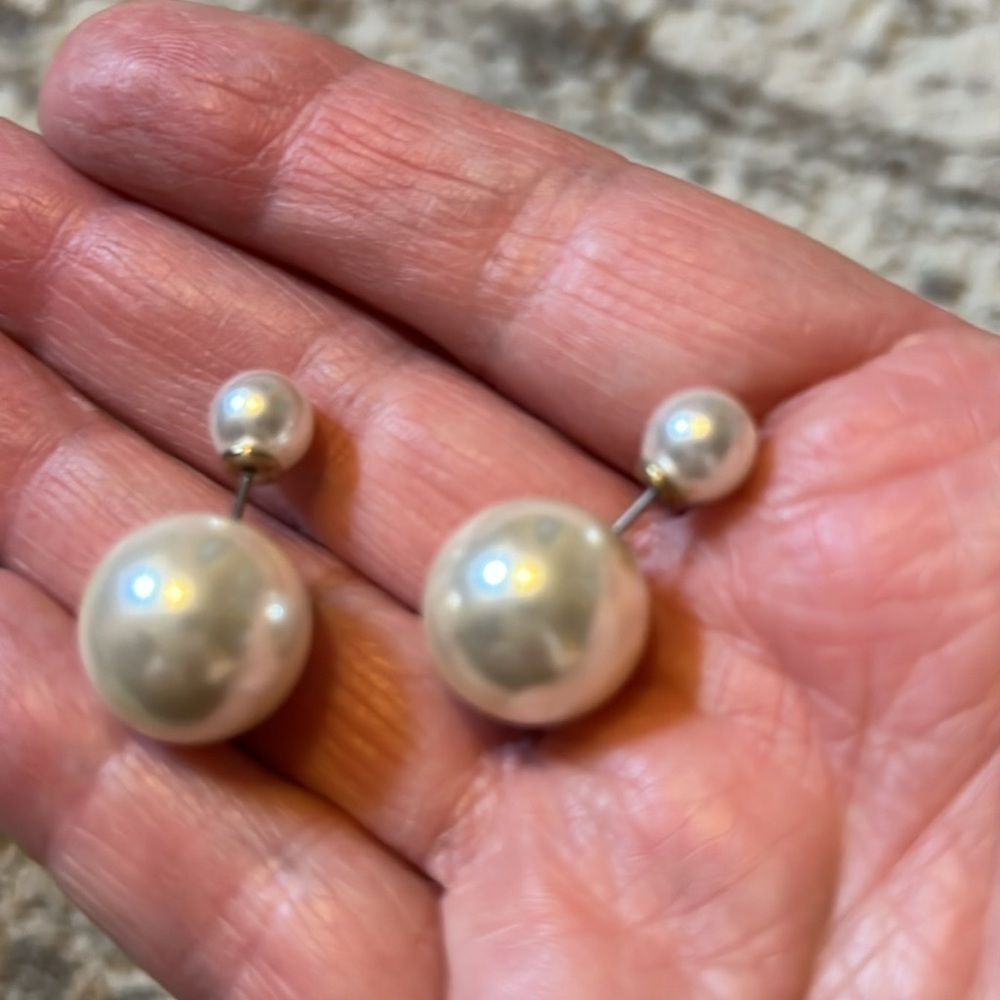 Pearl earrings with pearl back. Costume jewelry. - Picture 2 of 2
